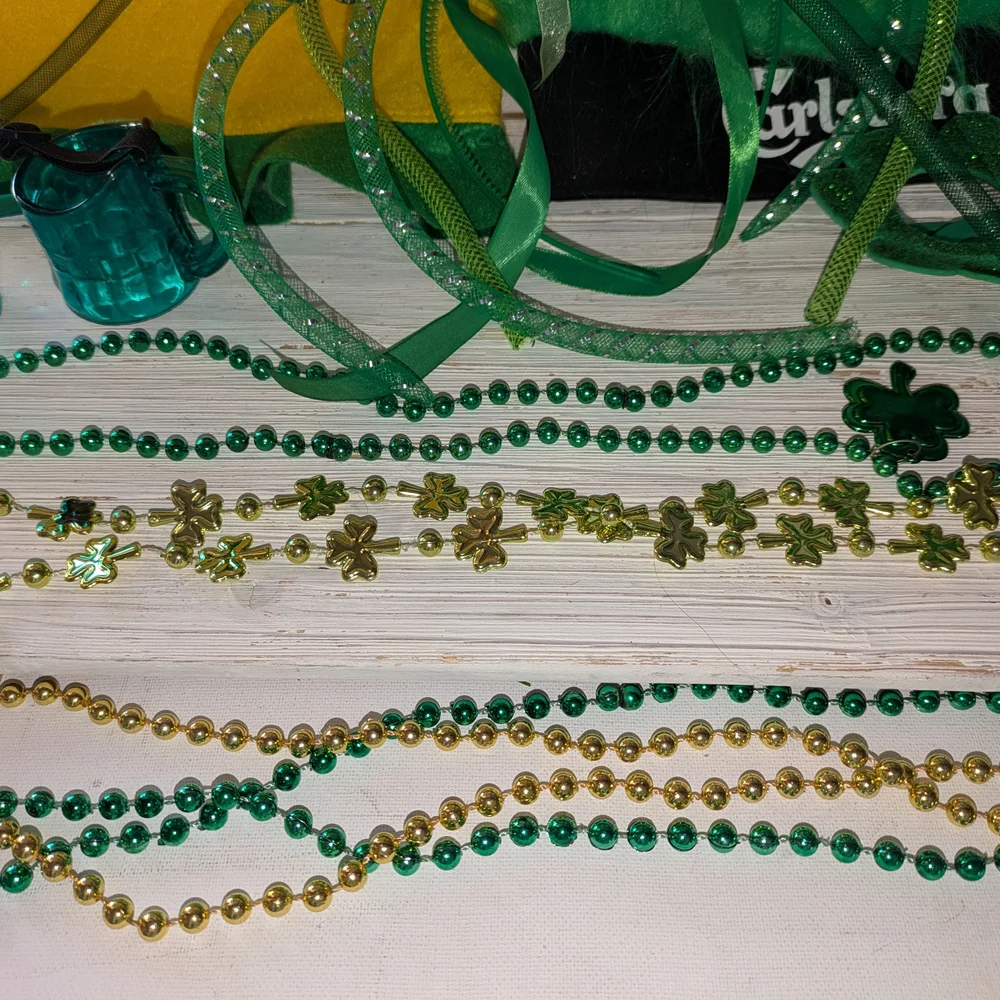 St Patrick's Day Party Pack Accessories. Hats Beads Glasses